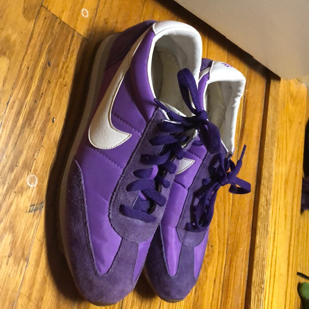 Nike Oceania retro shoes